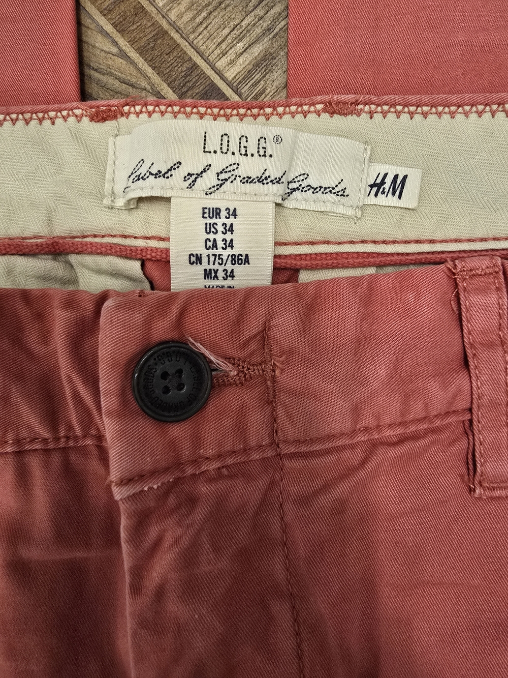 H&M L.O.G.O. Slim Fit Men's Chinos - Coral Red, Mens 34 - Picture 2 of 9